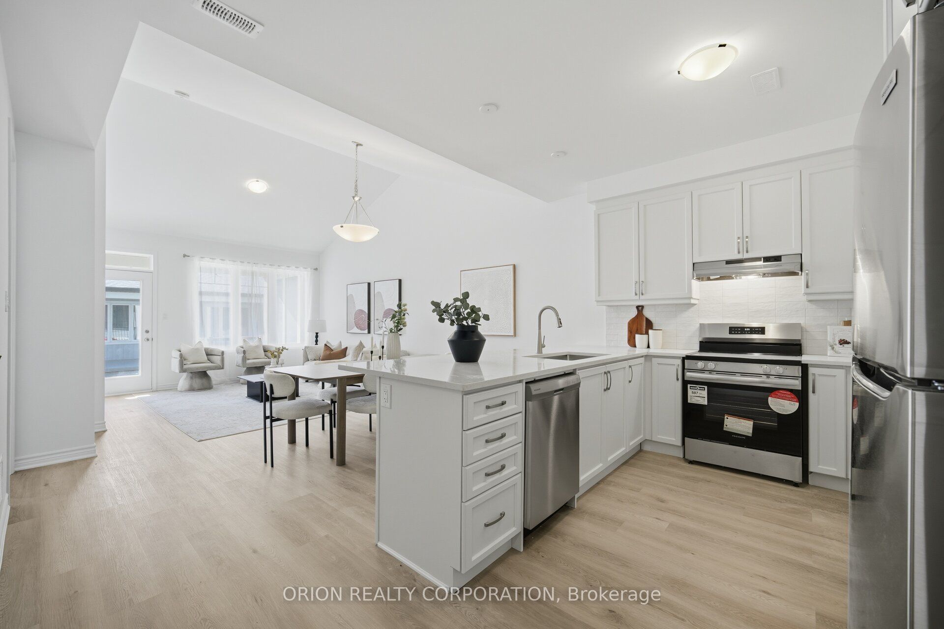 711 Sargeant Place Property Photo 6