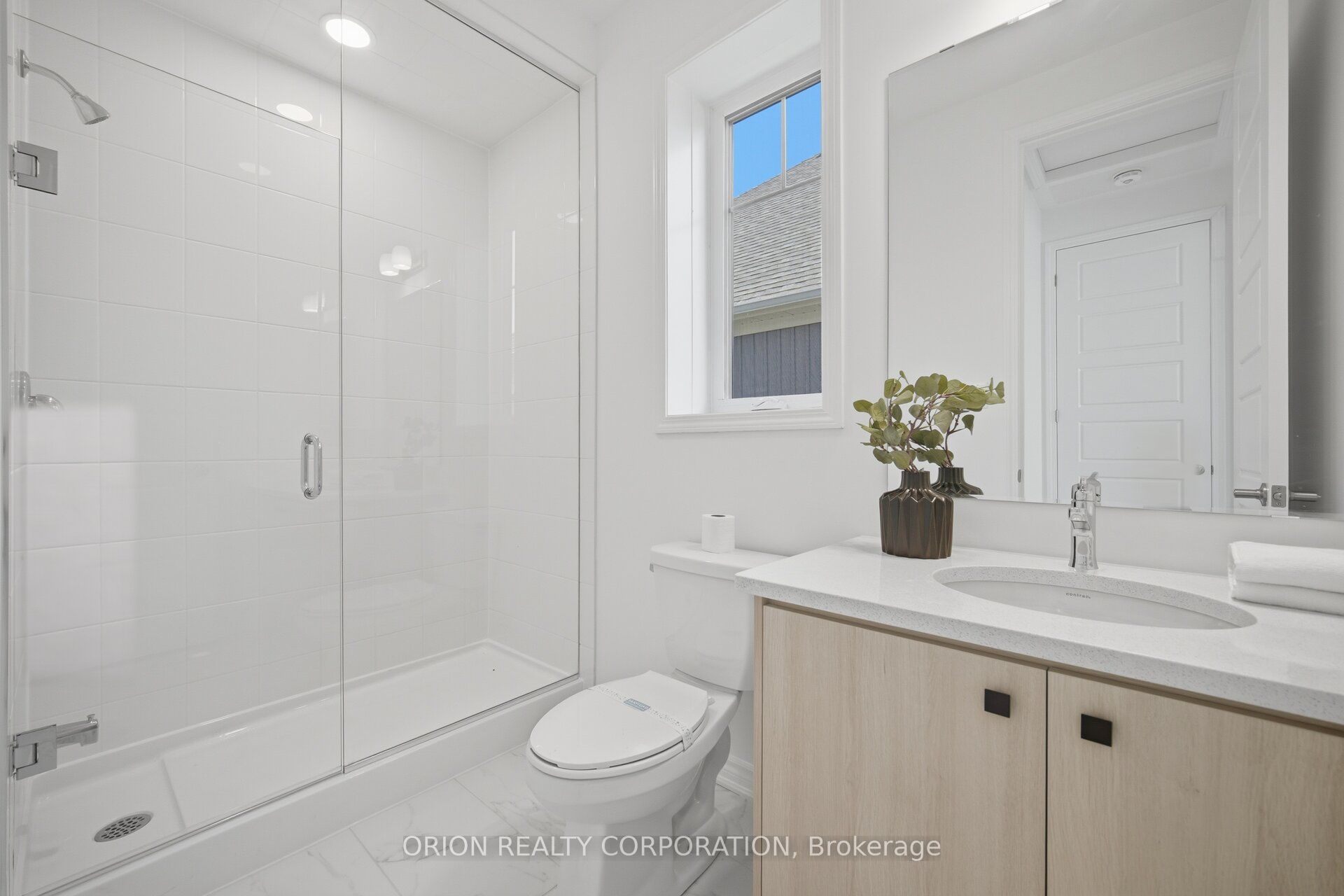 711 Sargeant Place Property Photo 10
