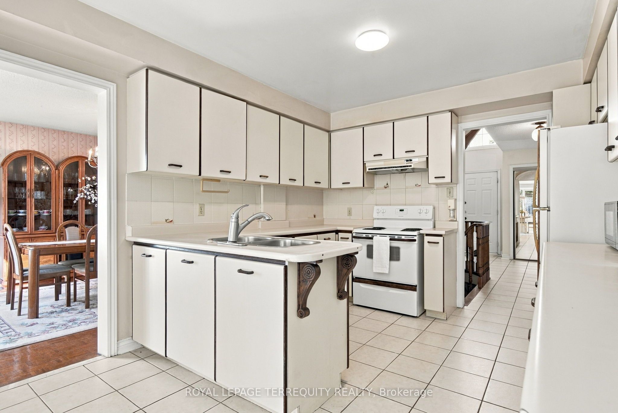 8 Mallory Avenue Property Photo 9
