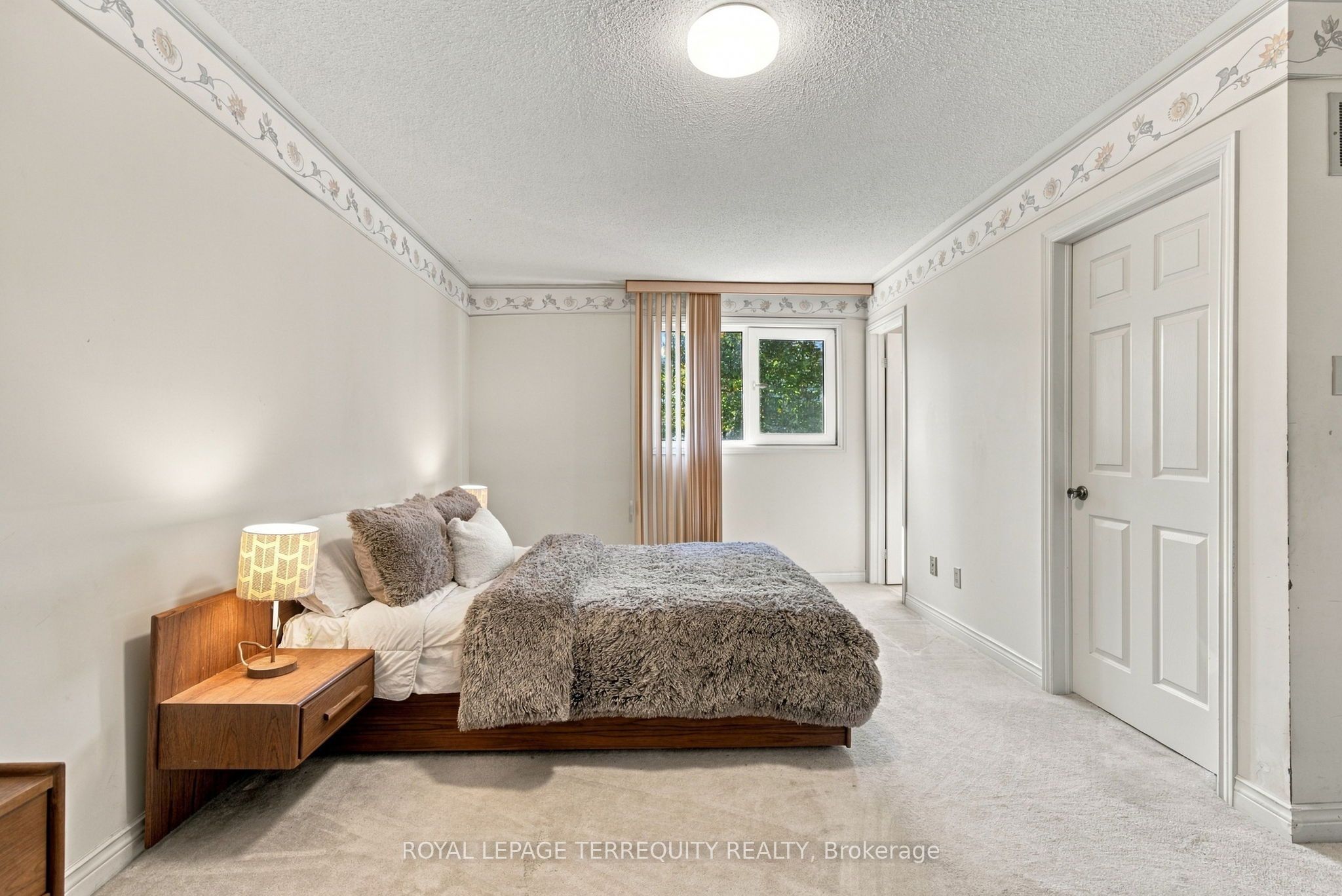 8 Mallory Avenue Property Photo 20
