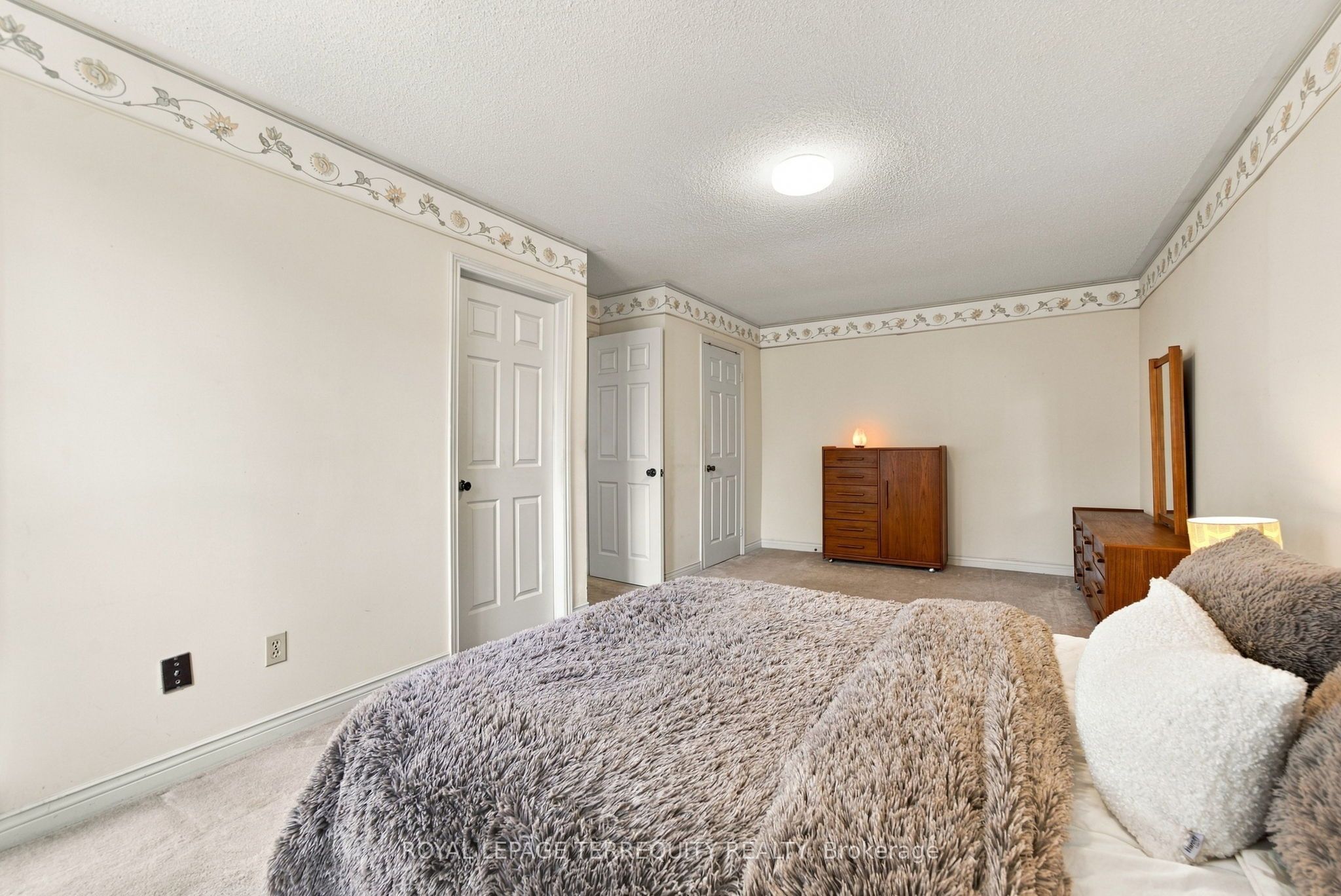8 Mallory Avenue Property Photo 21