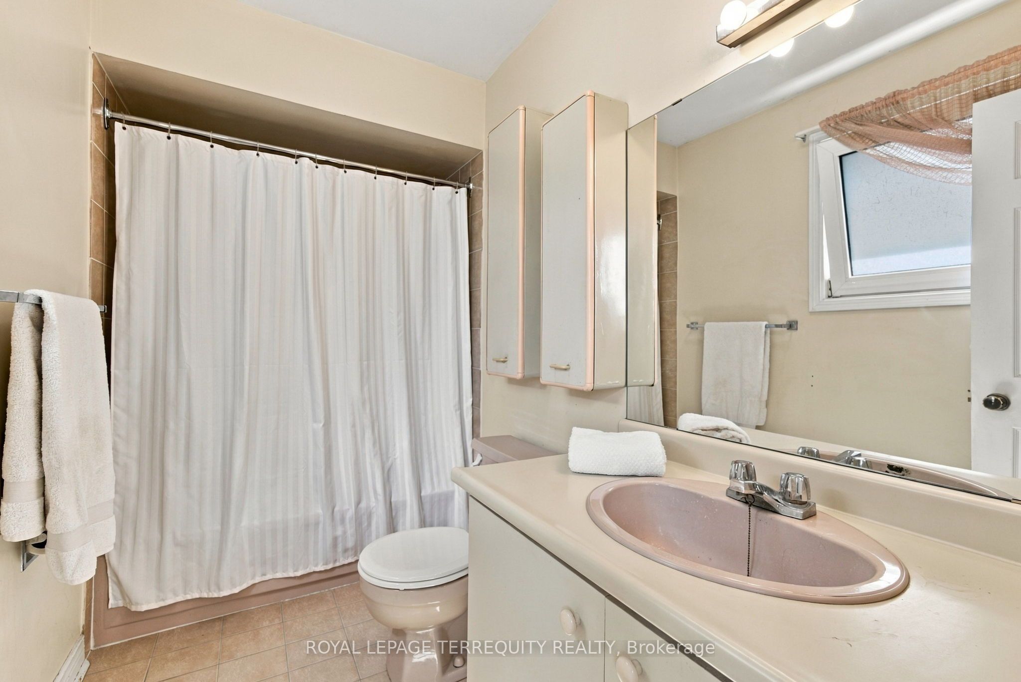 8 Mallory Avenue Property Photo 22