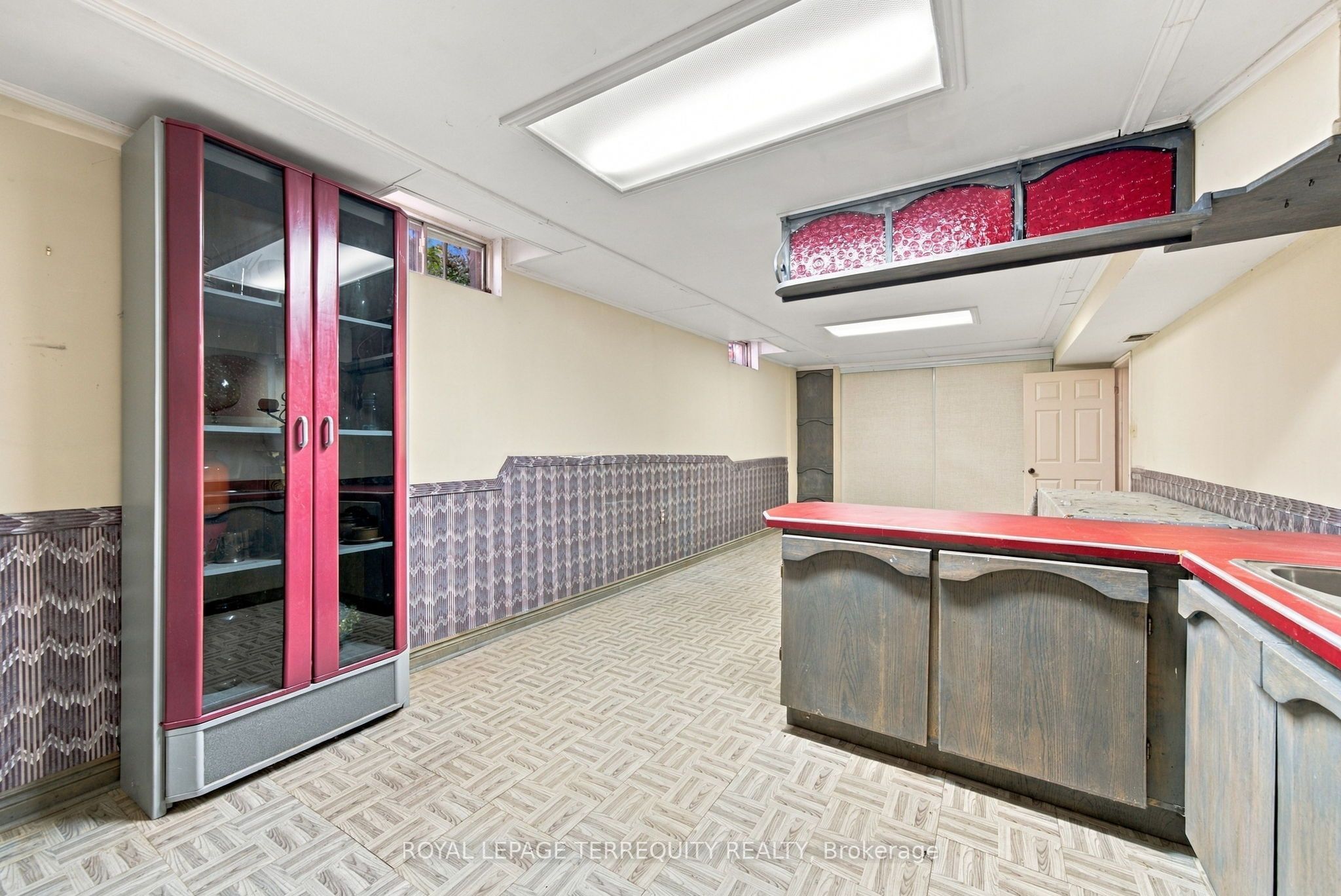 8 Mallory Avenue Property Photo 40