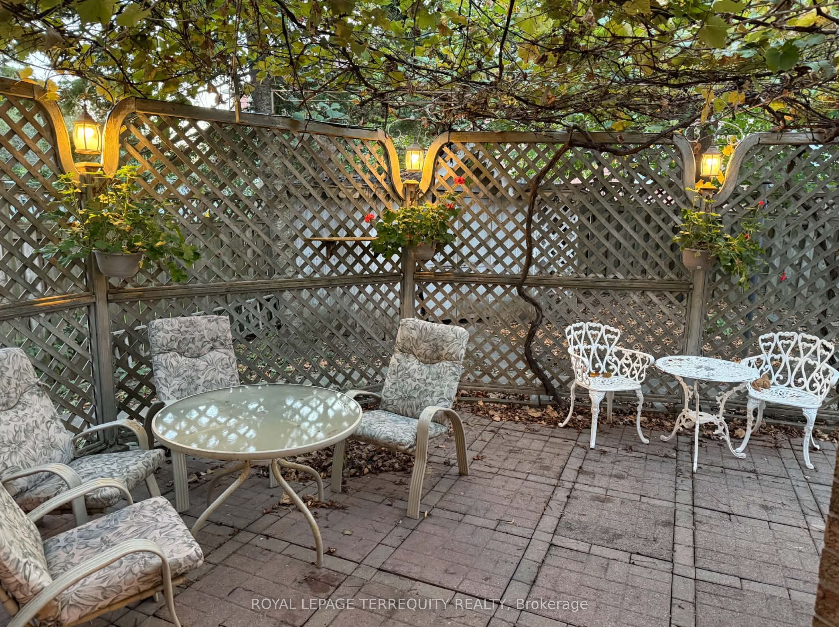 8 Mallory Avenue Property Photo 43