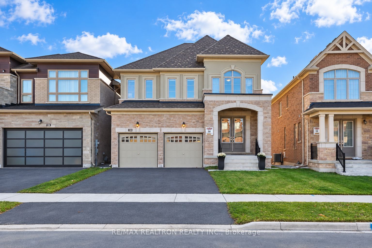 138 Silk Twist Drive Property Photo 1