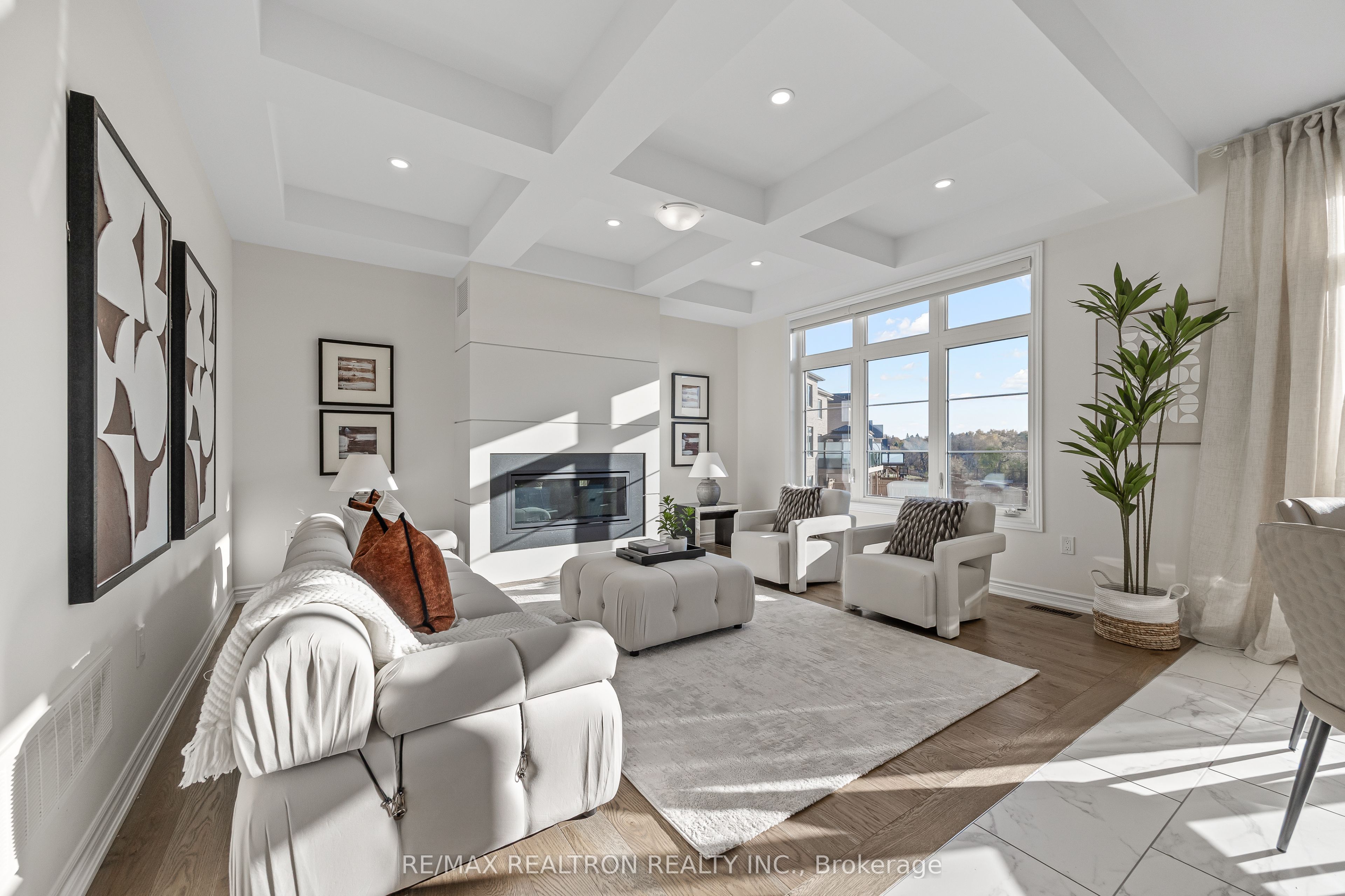 138 Silk Twist Drive Property Photo 2