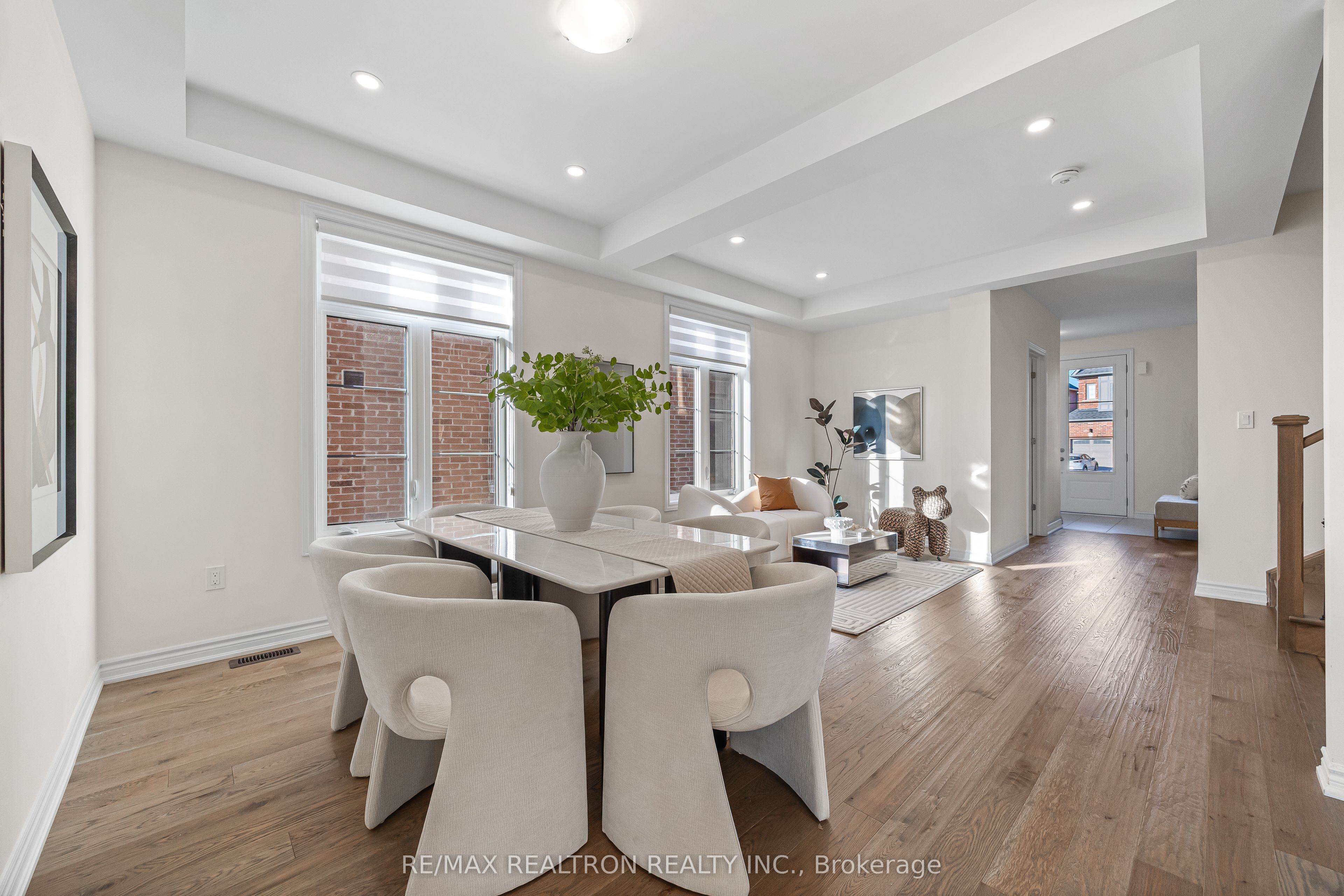 138 Silk Twist Drive Property Photo 6