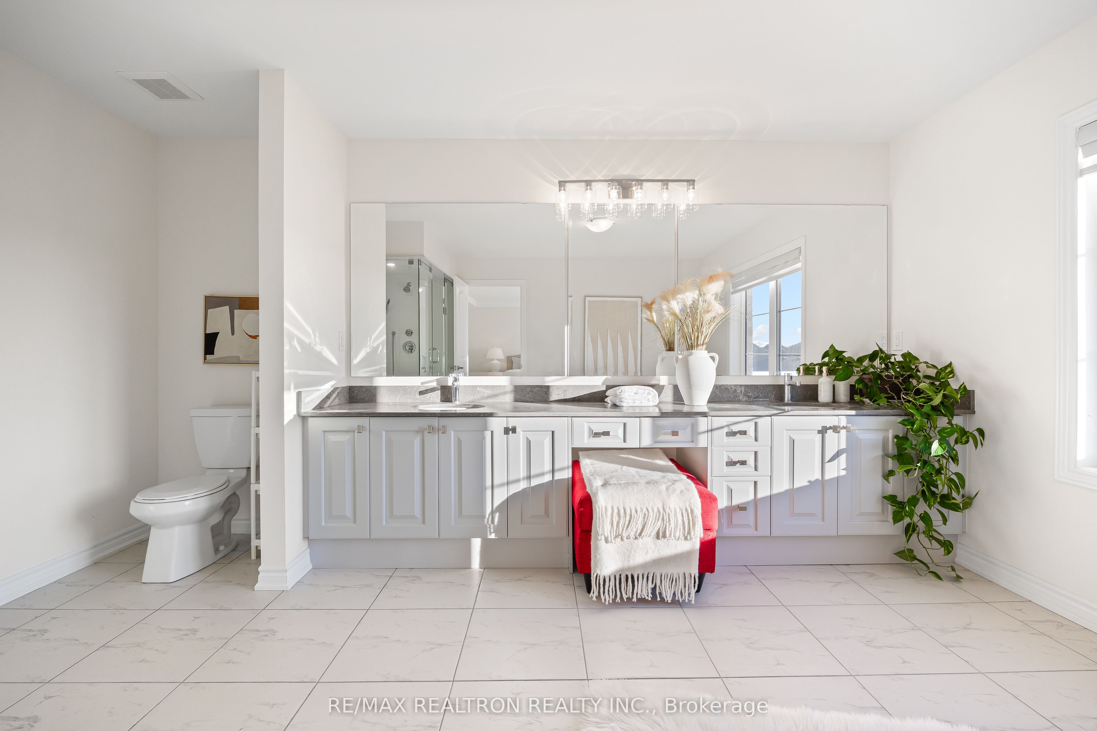 138 Silk Twist Drive Property Photo 10