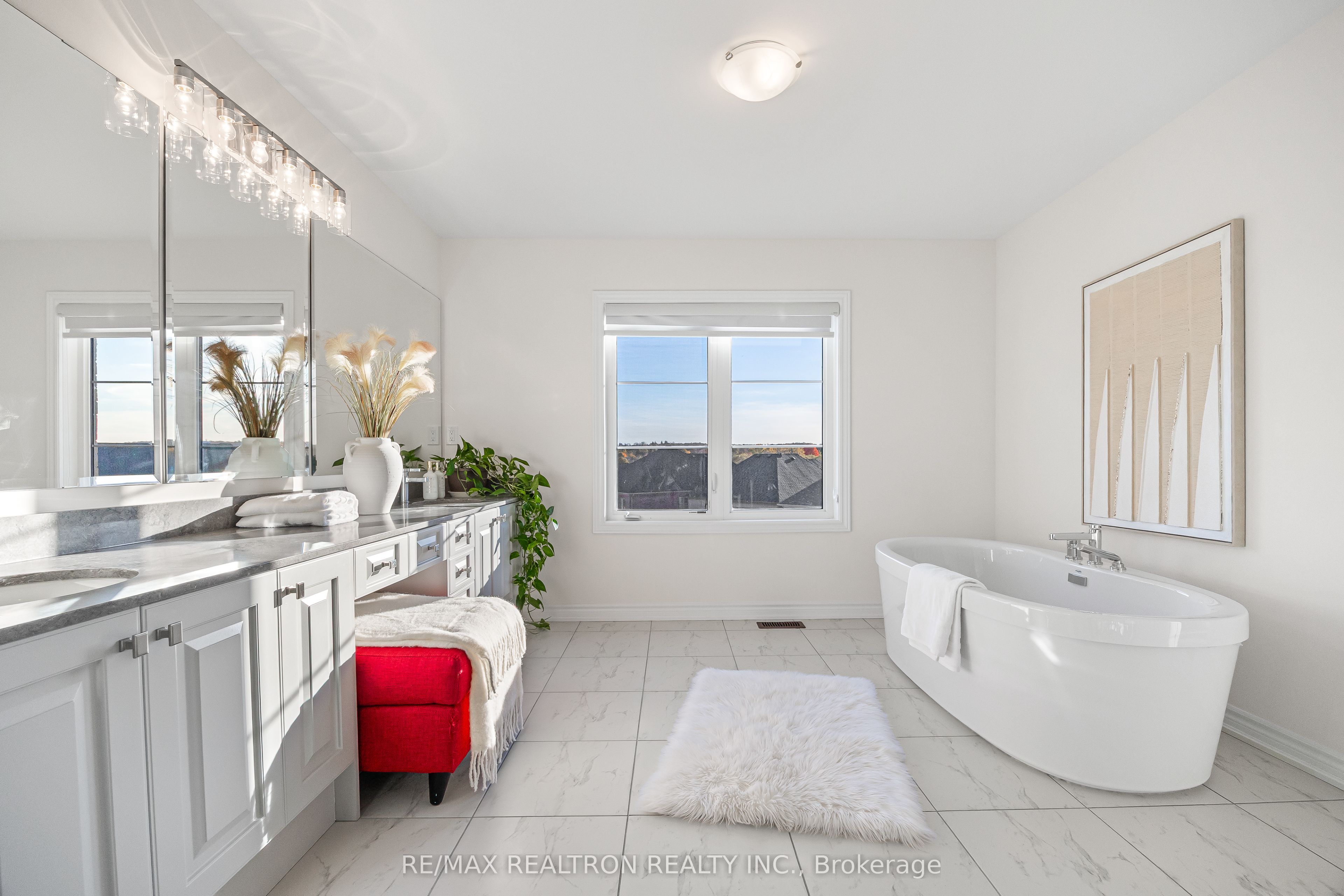 138 Silk Twist Drive Property Photo 11