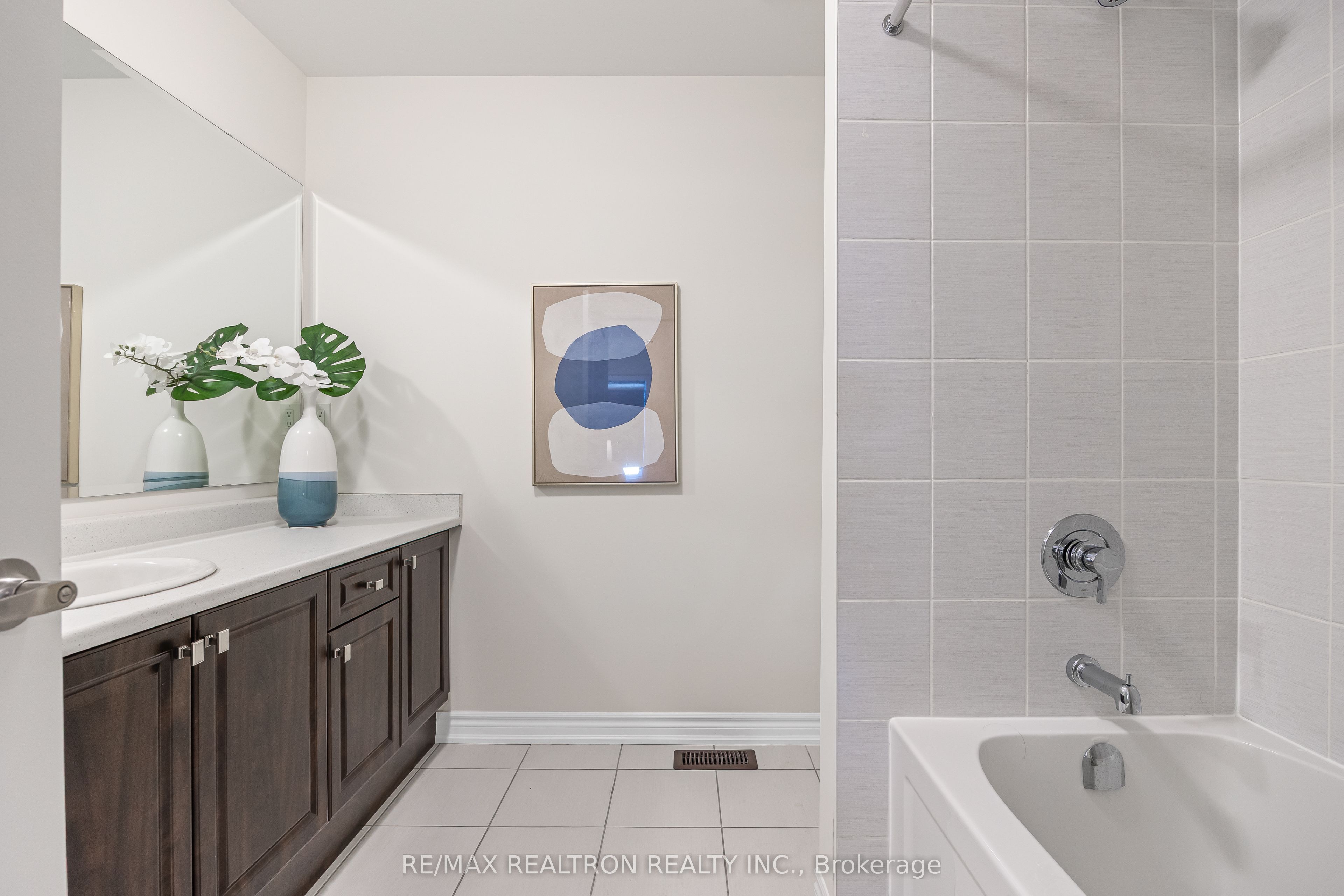 138 Silk Twist Drive Property Photo 16