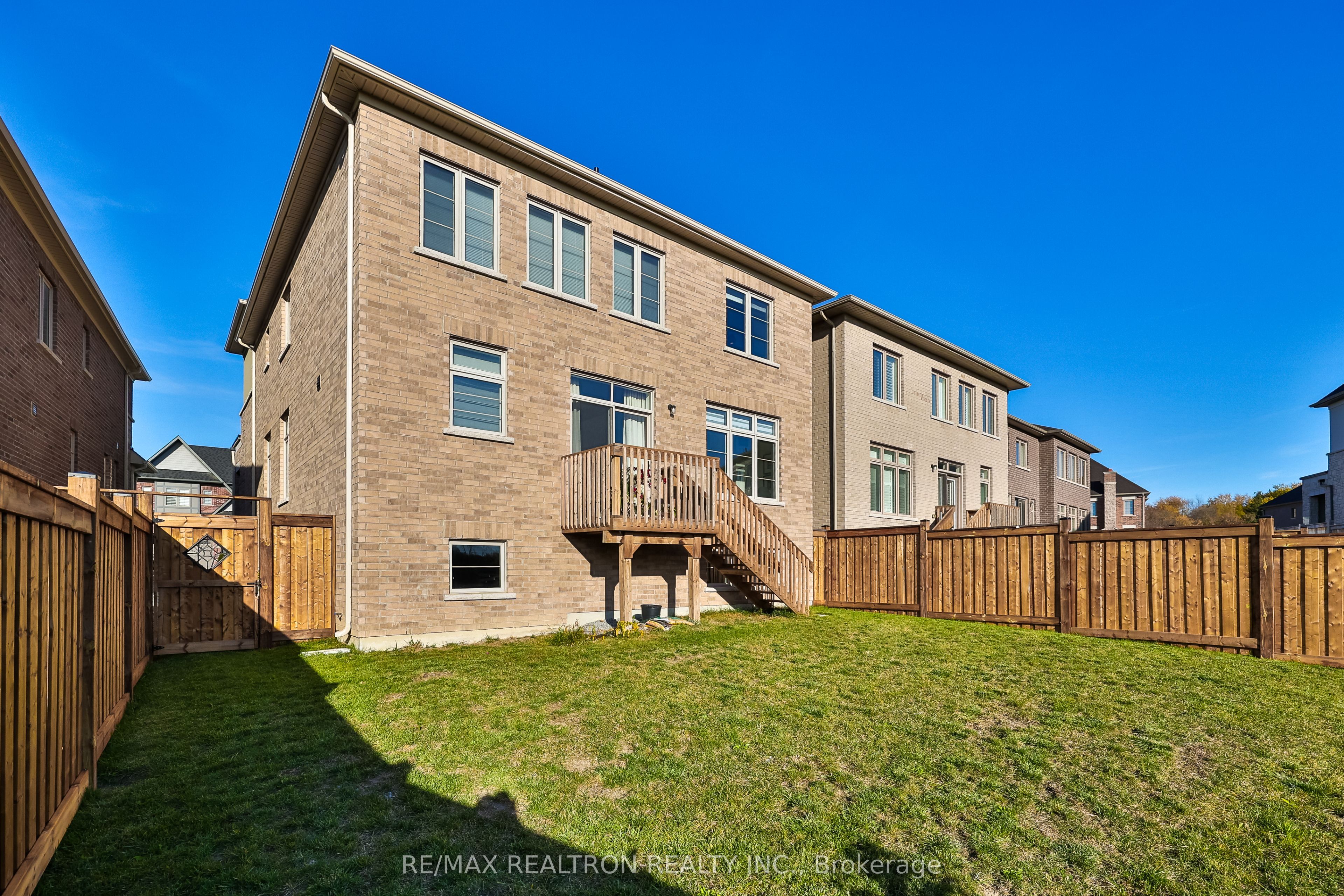 138 Silk Twist Drive Property Photo 18
