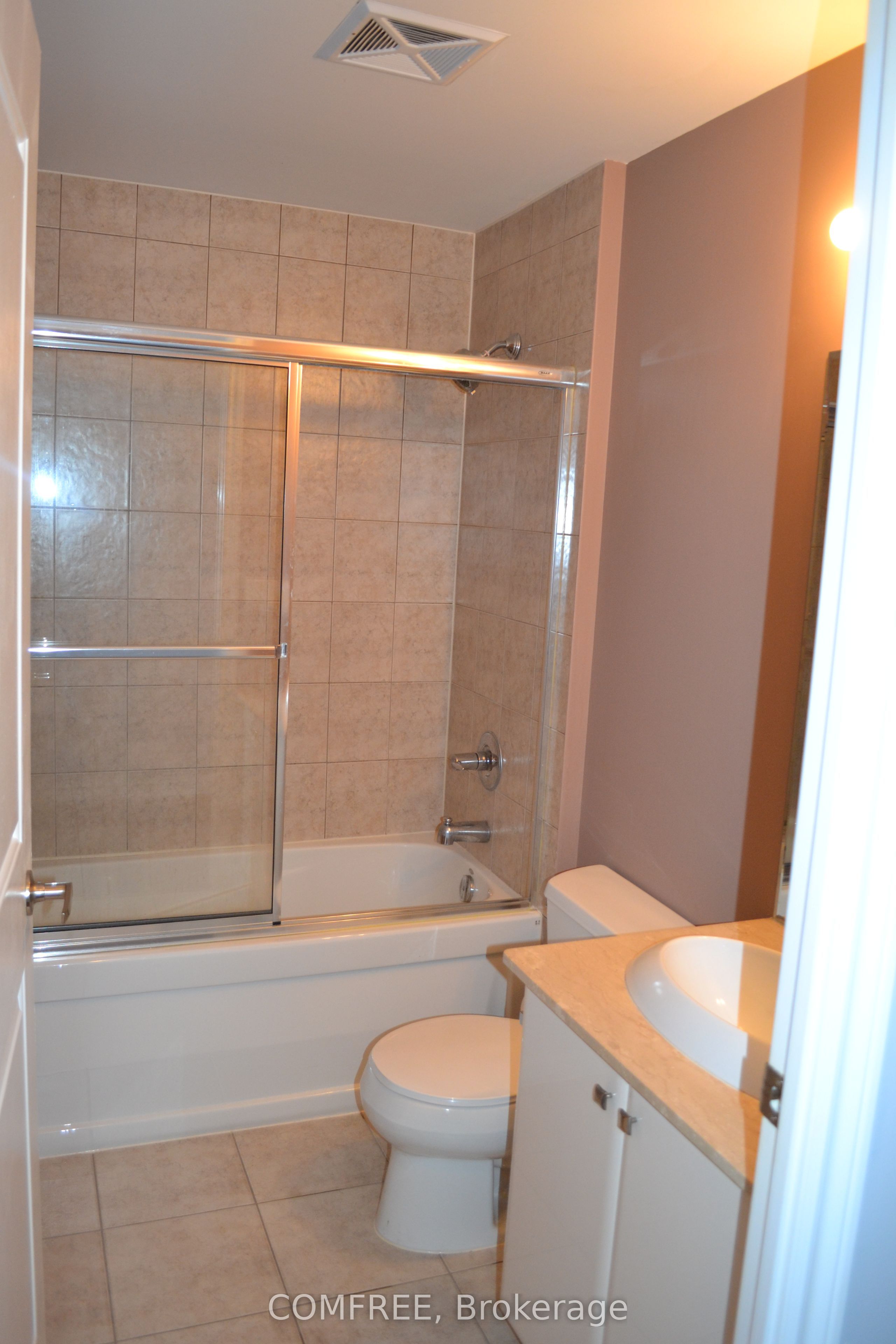 9235 Jane Street 401 Property Photo 11