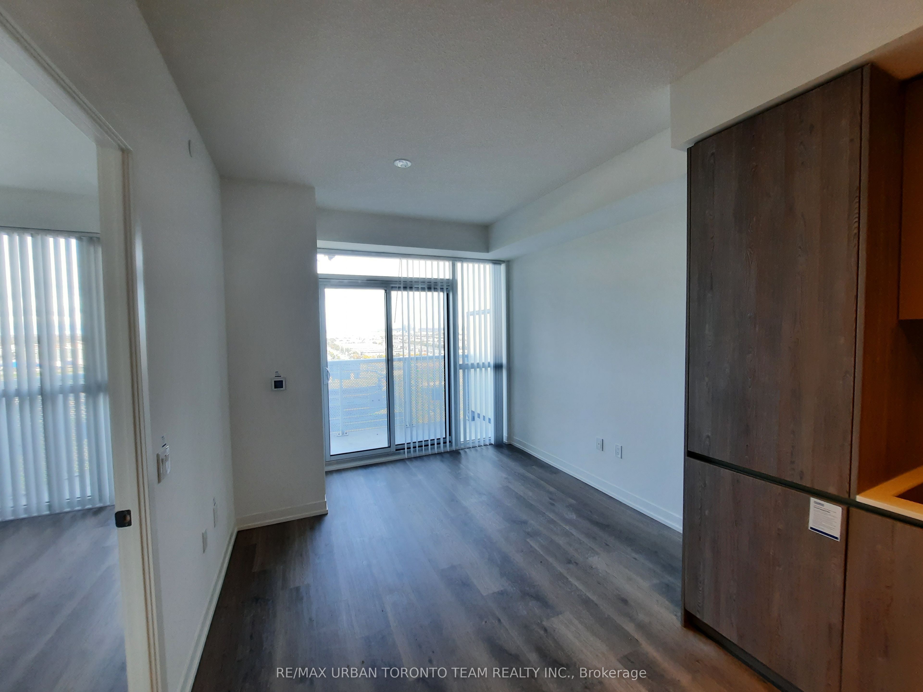 8 Interchange Way 1803 Property Photo 4