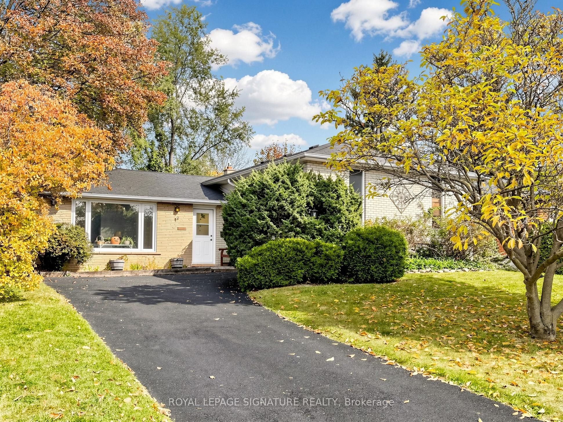 19 King Richard Court Property Photo 1