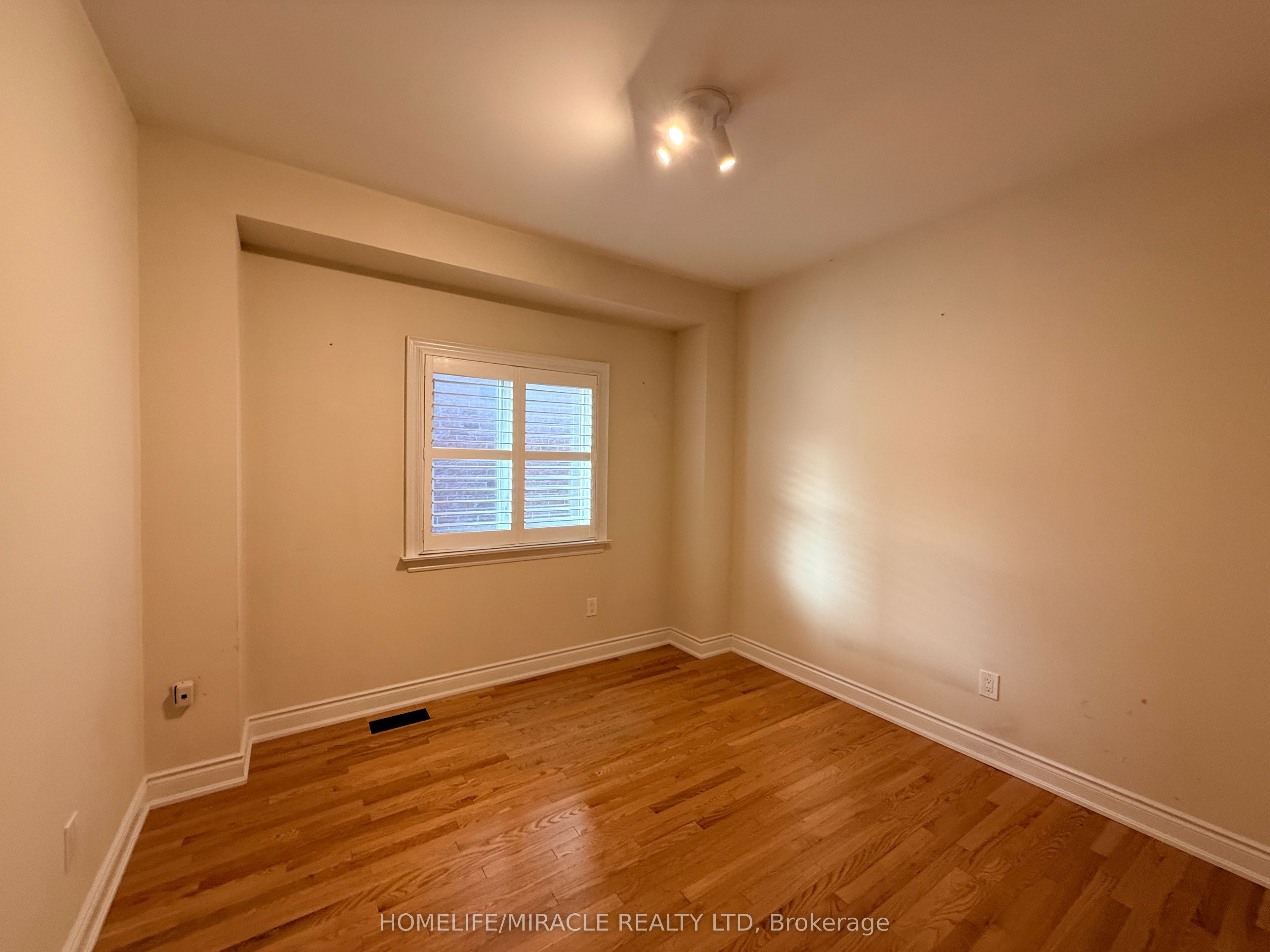 148 Milby Crescent Property Photo 18