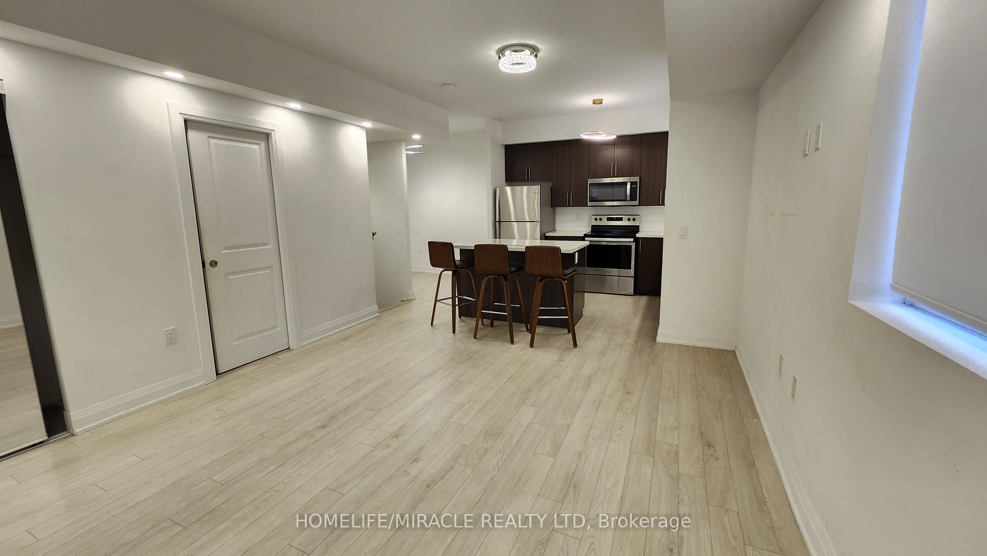 5289 Highway 7 D102 Property Photo 5