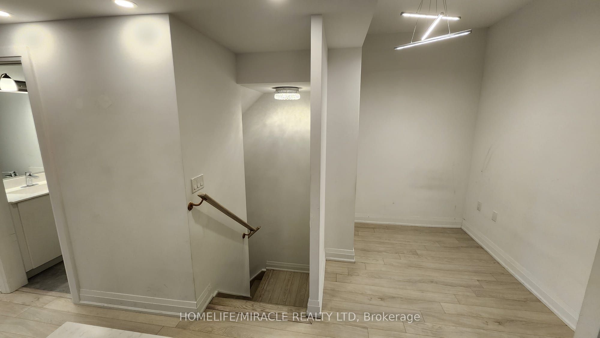 5289 Highway 7 D102 Property Photo 12