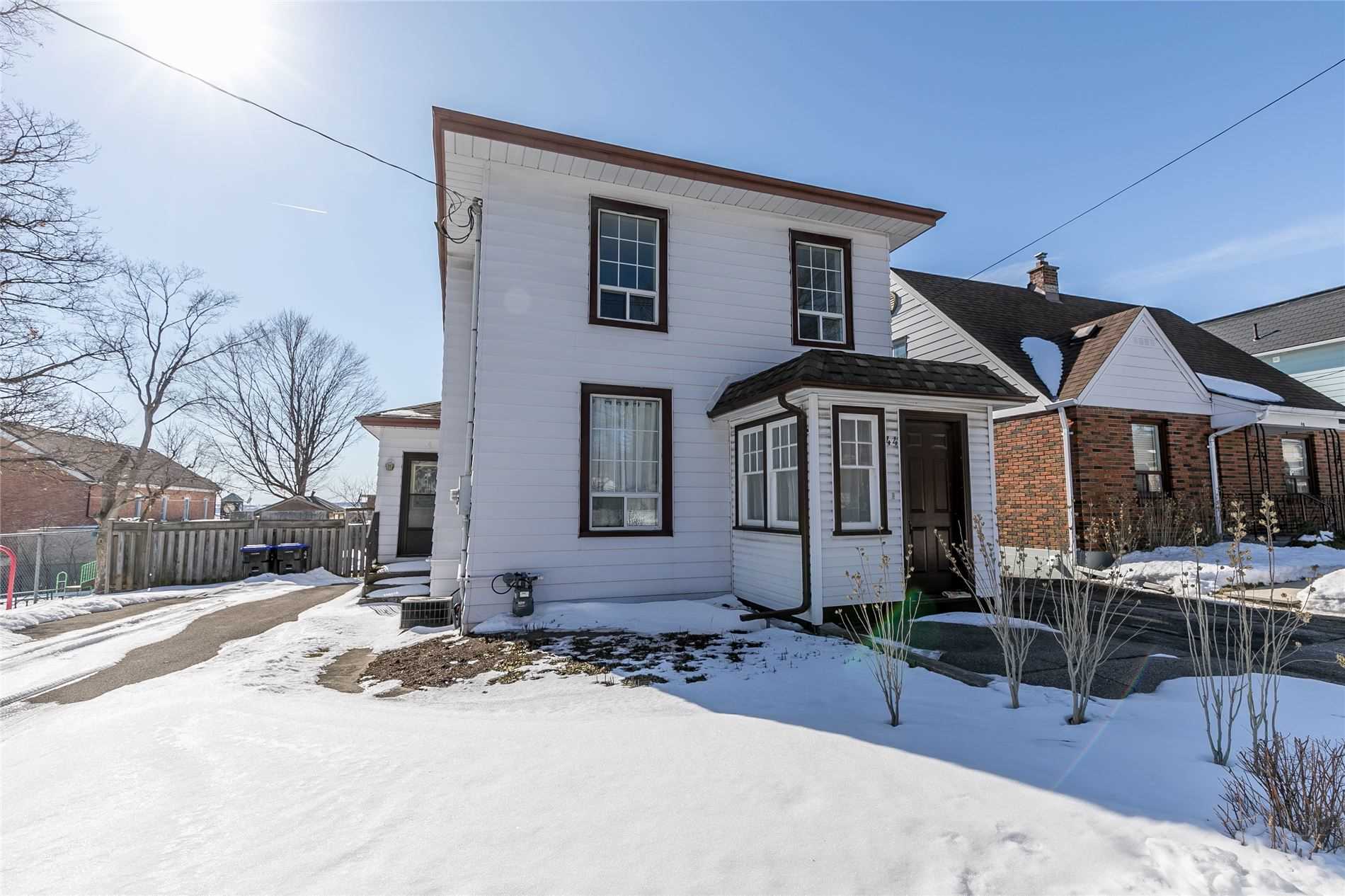 44 E John St Property Photo 1