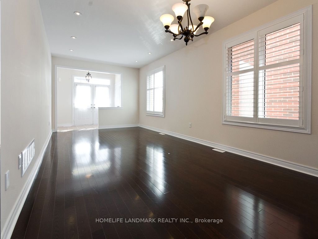 196 Chouinard Way Property Photo 3