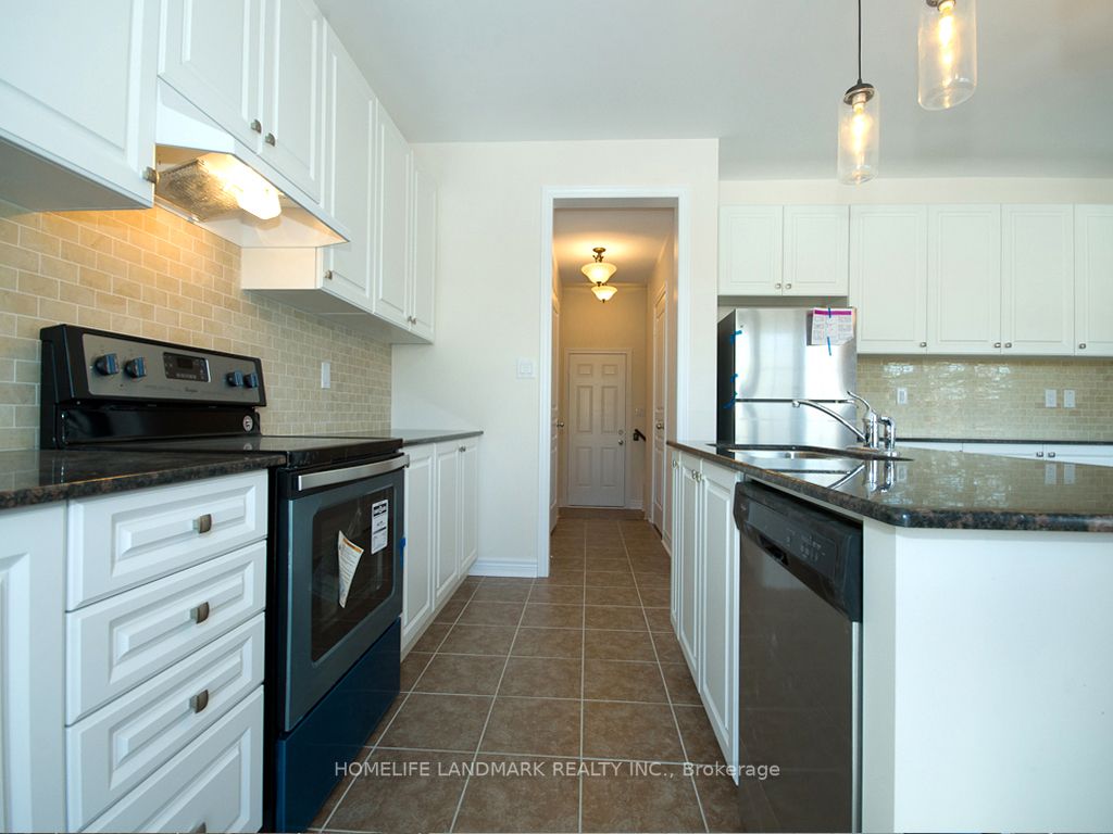 196 Chouinard Way Property Photo 8