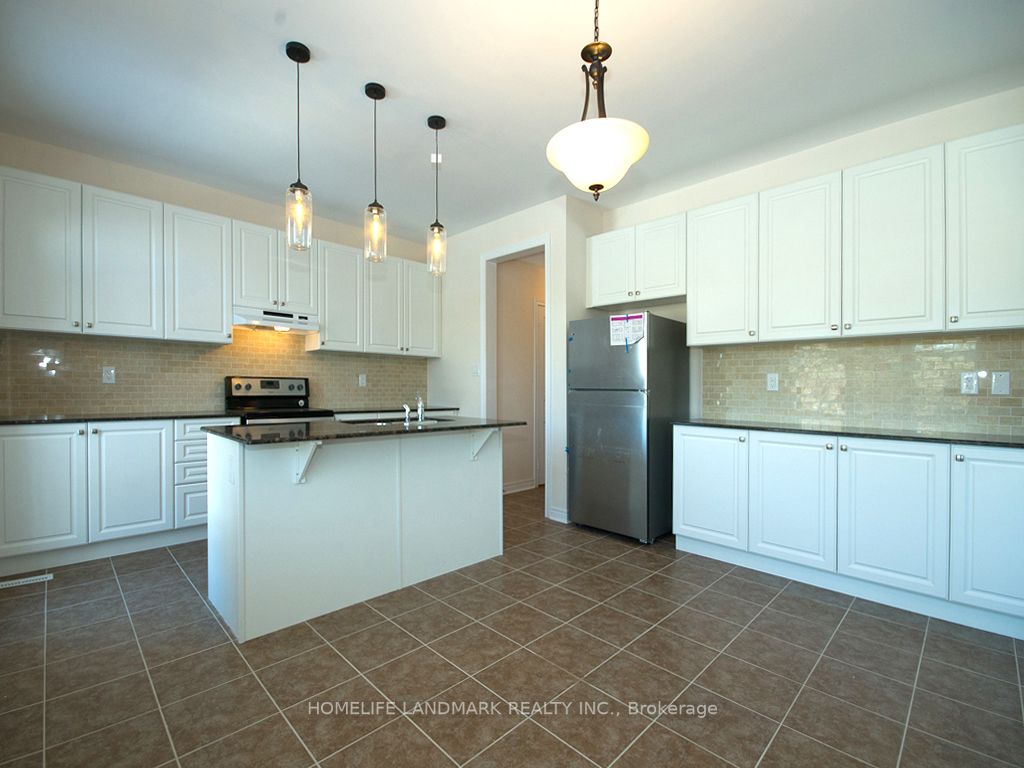 196 Chouinard Way Property Photo 9