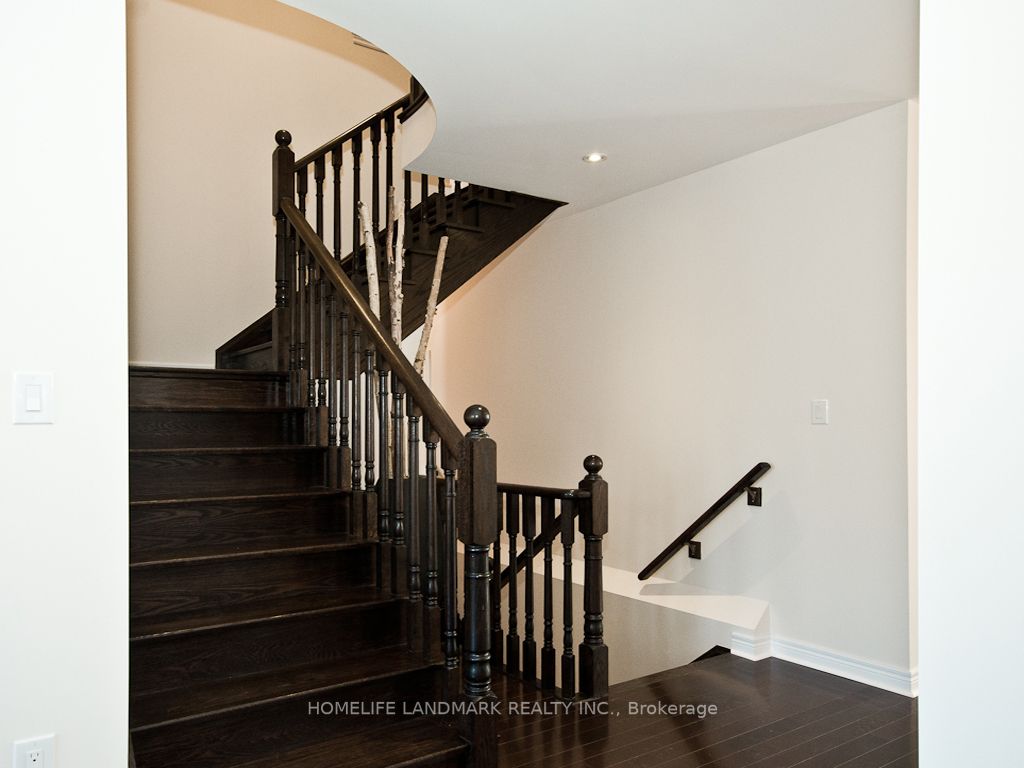 196 Chouinard Way Property Photo 12