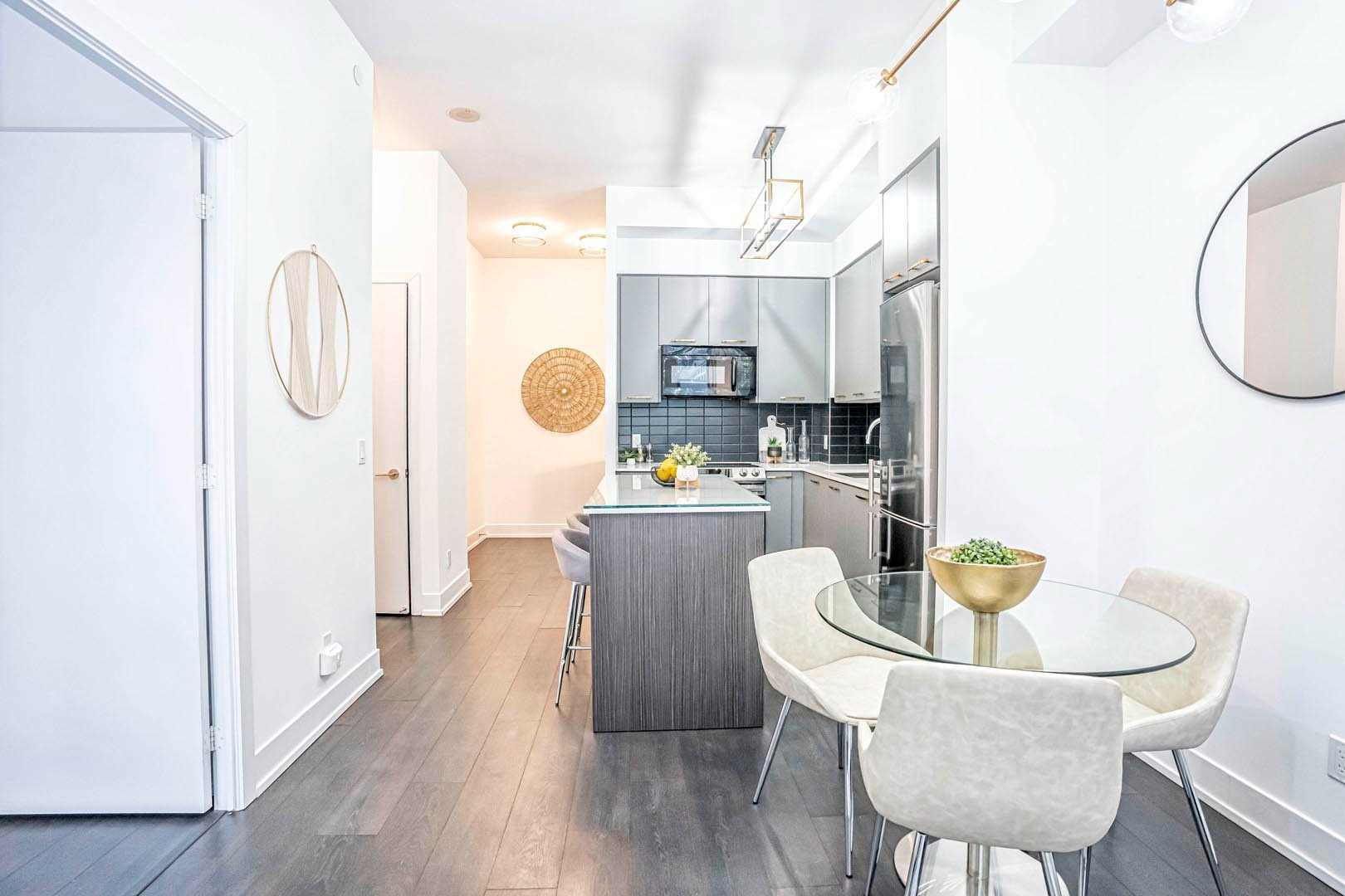9471 Yonge St #325 Property Photo 12