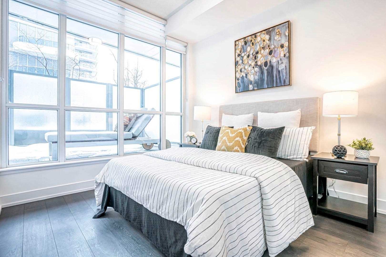 9471 Yonge St #325 Property Photo 16