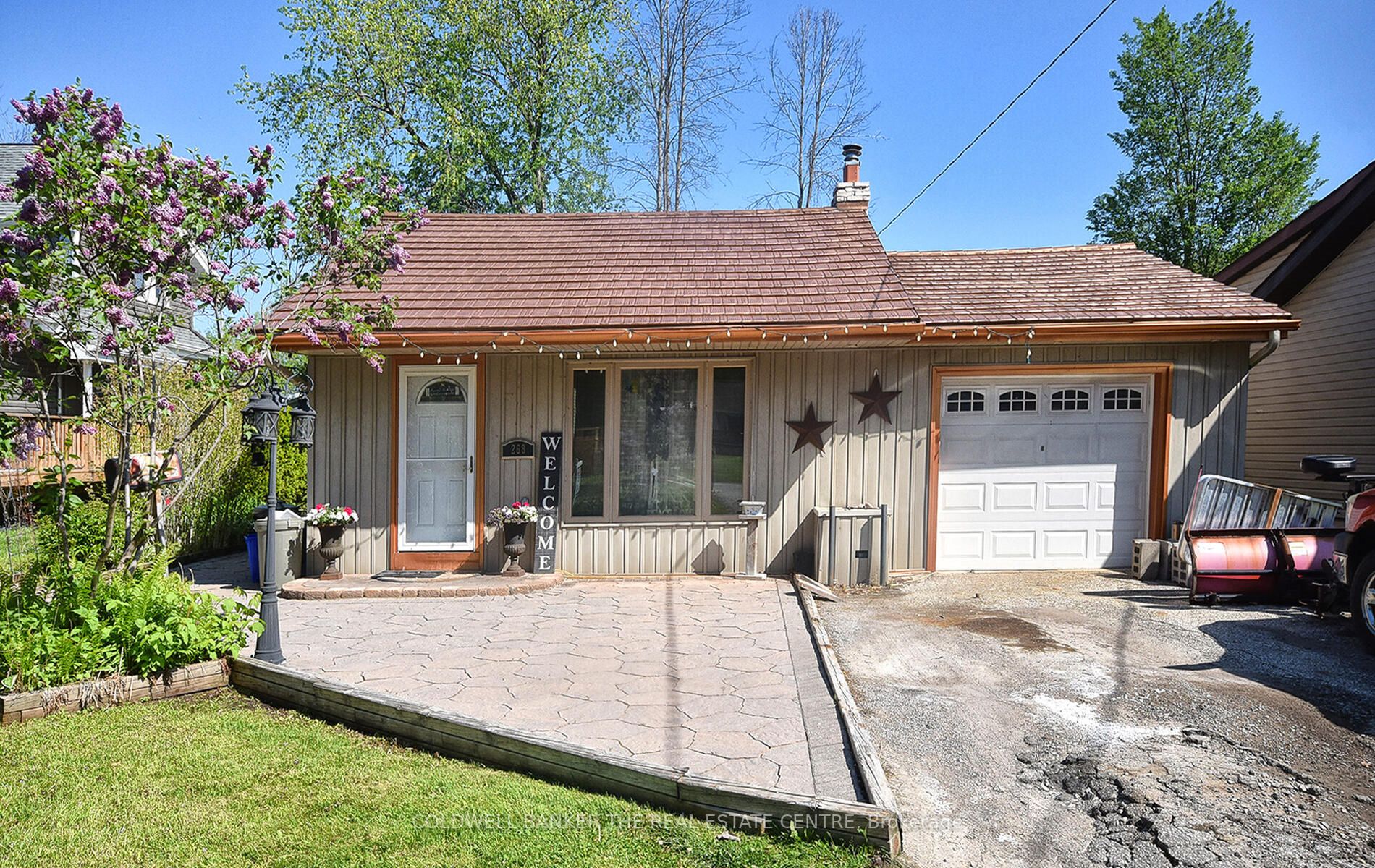 268 Parkwood Ave Property Photo 1