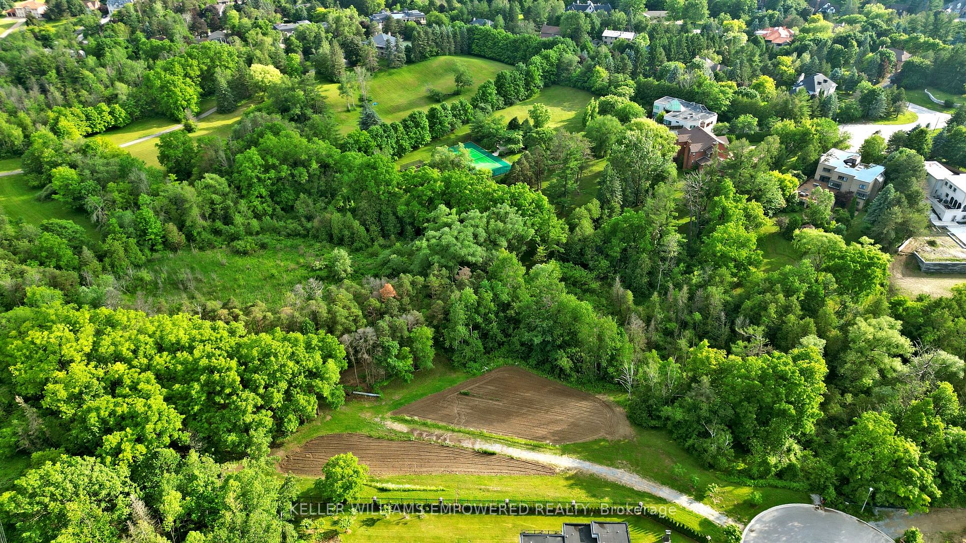 2 Honey Locust Crt Property Photo 1
