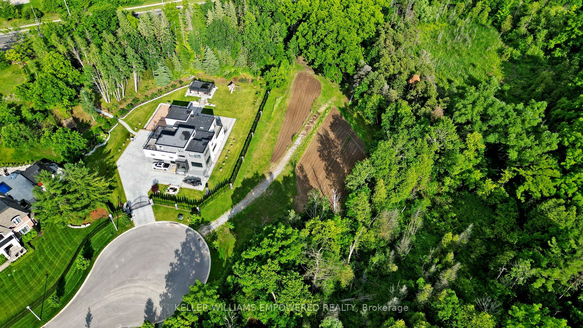 2 Honey Locust Crt Property Photo 6
