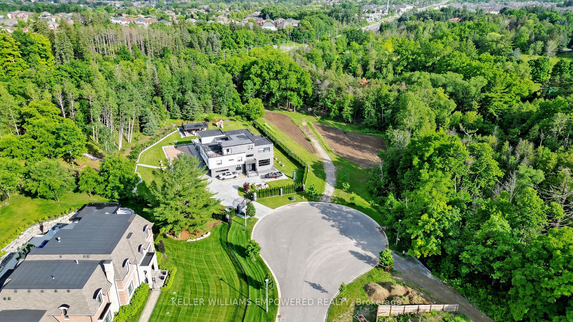 2 Honey Locust Crt Property Photo 8