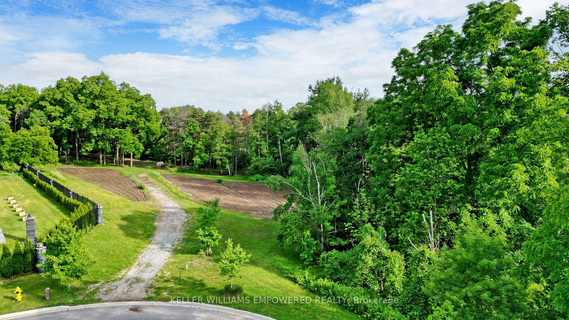 2 Honey Locust Crt Property Photo 12