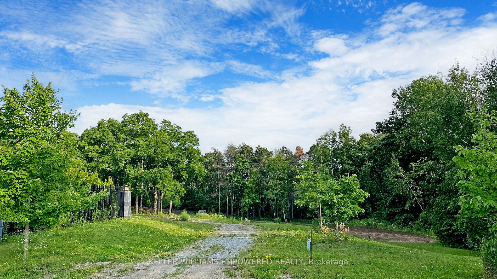 2 Honey Locust Crt Property Photo 13