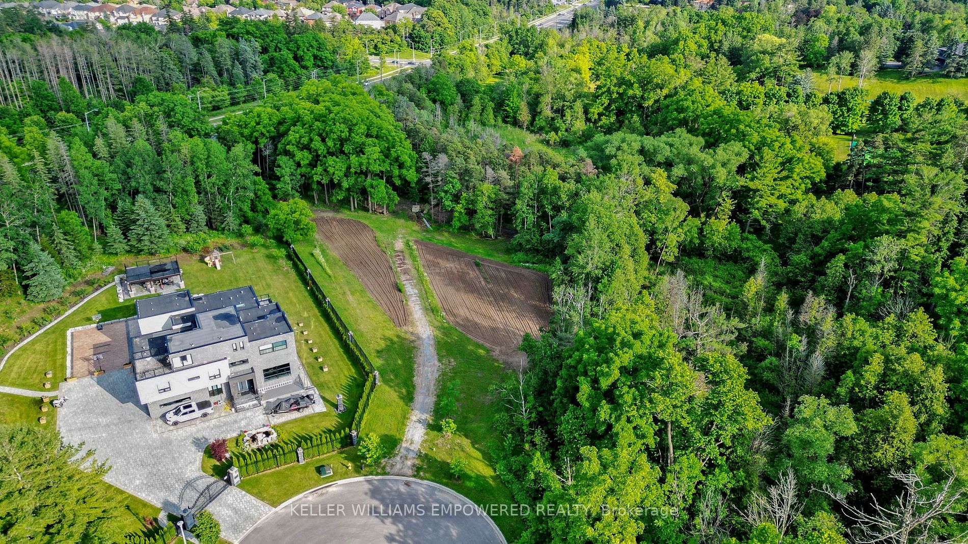 2 Honey Locust Crt Property Photo 25