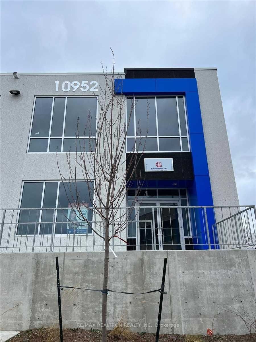 10952 Woodbine Ave