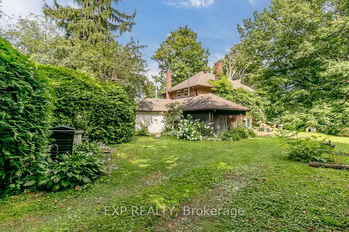 27 Hedge Rd Property Photo 2