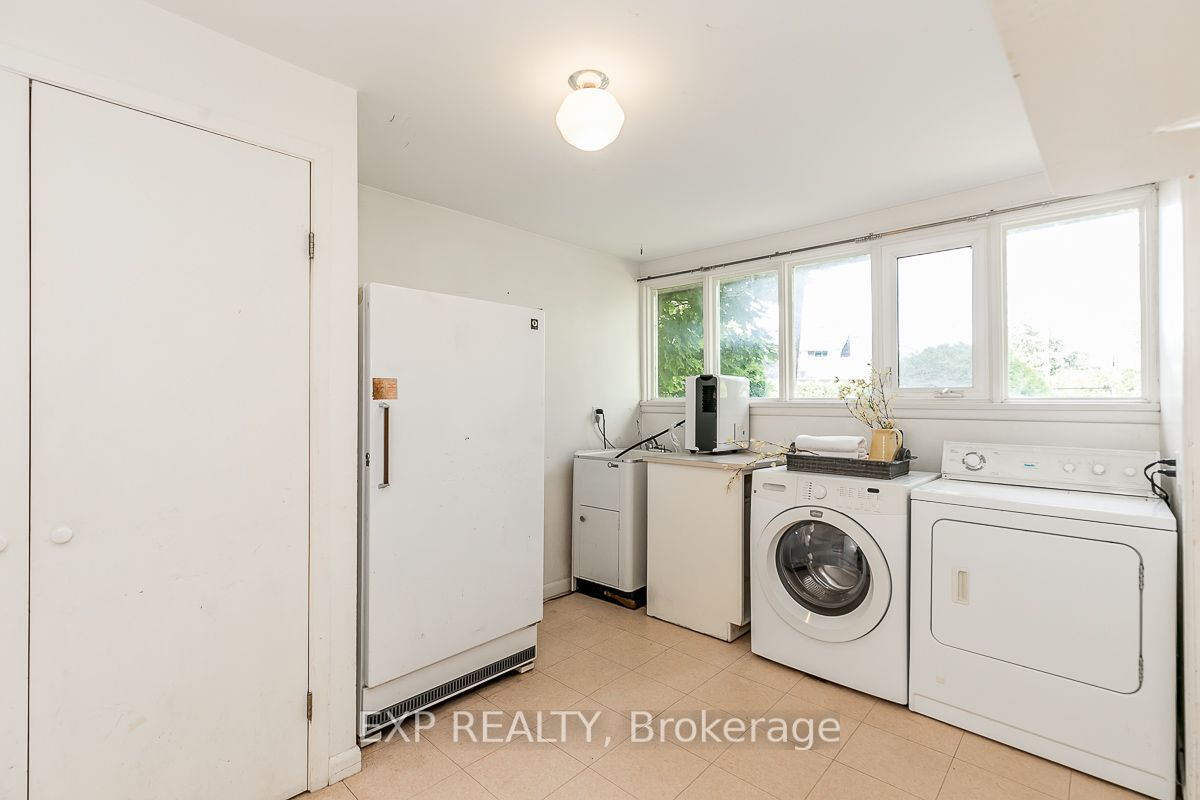 27 Hedge Rd Property Photo 22