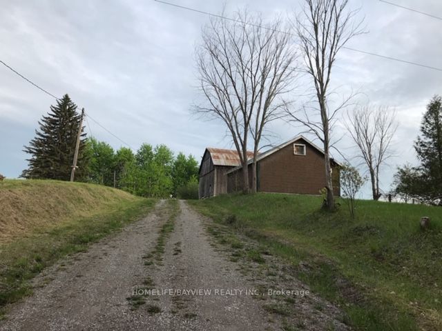 2399 7th Line Property Photo 6
