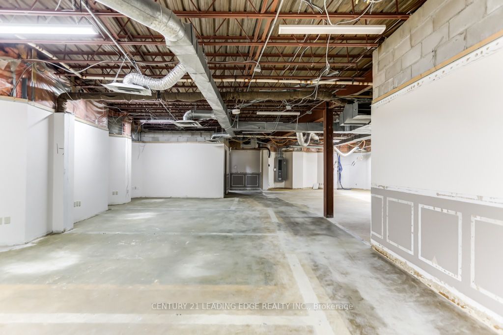 59 Main St N Property Photo 14