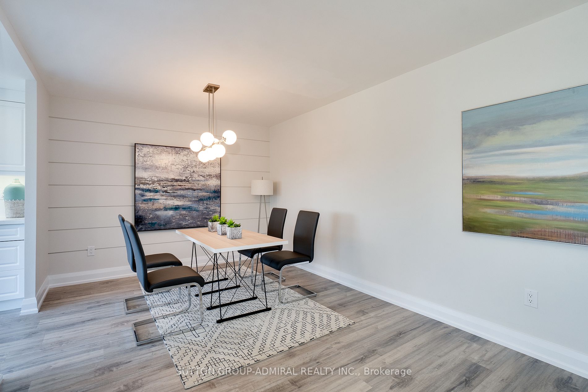 7601 Bathurst St Property Photo 10