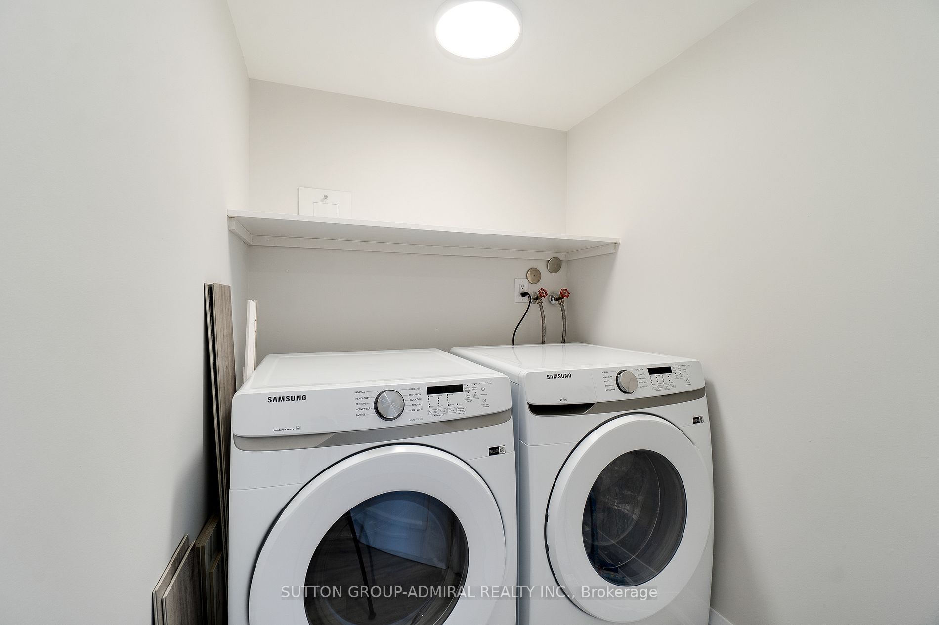 7601 Bathurst St Property Photo 27