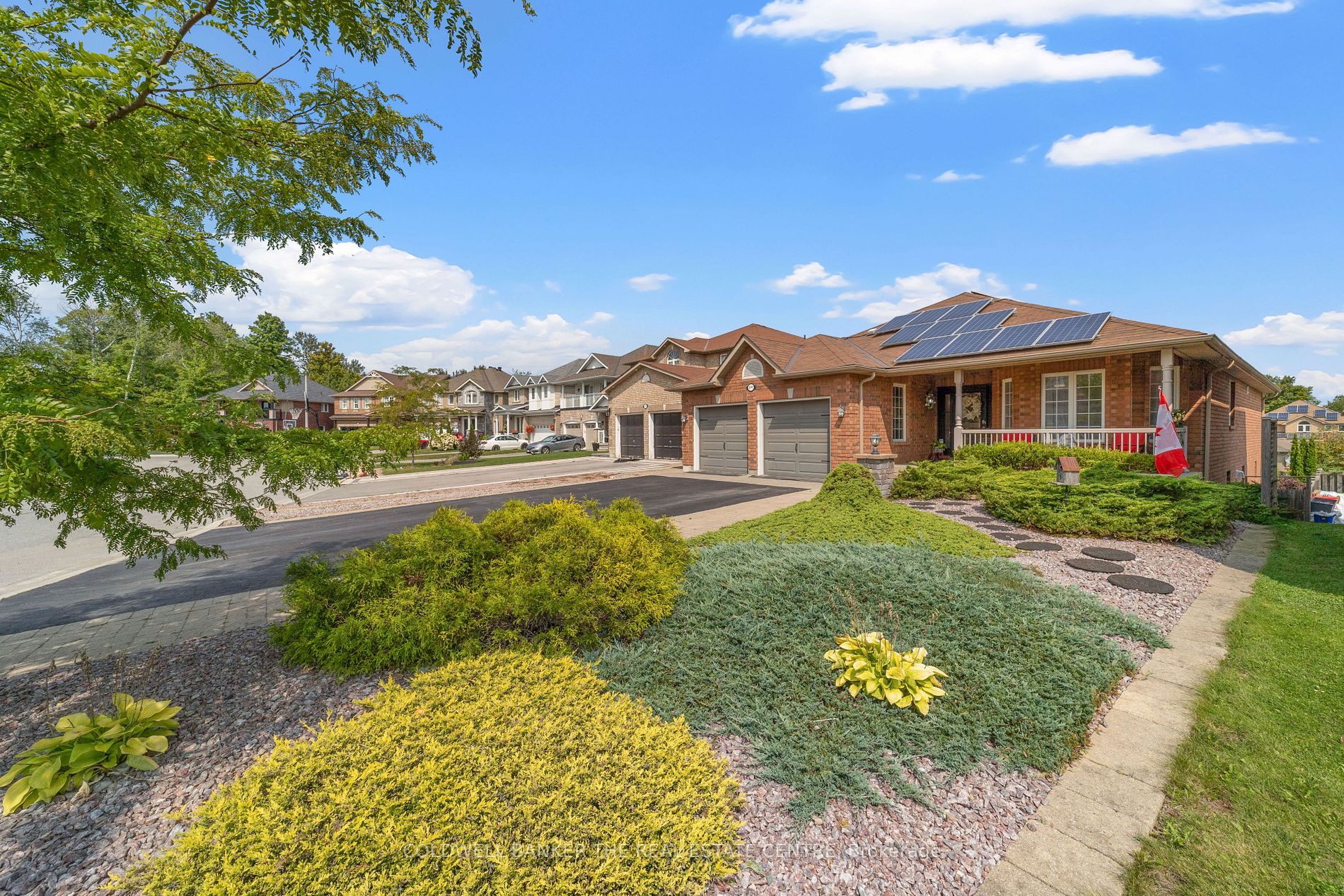 2245 Sproule St Property Photo 4