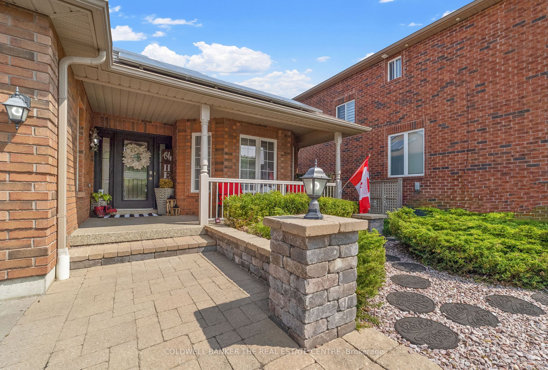 2245 Sproule St Property Photo 5