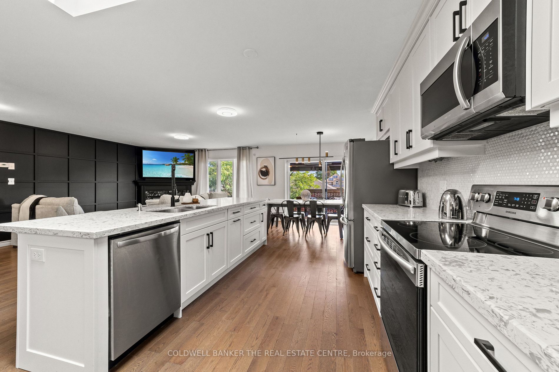 2245 Sproule St Property Photo 13