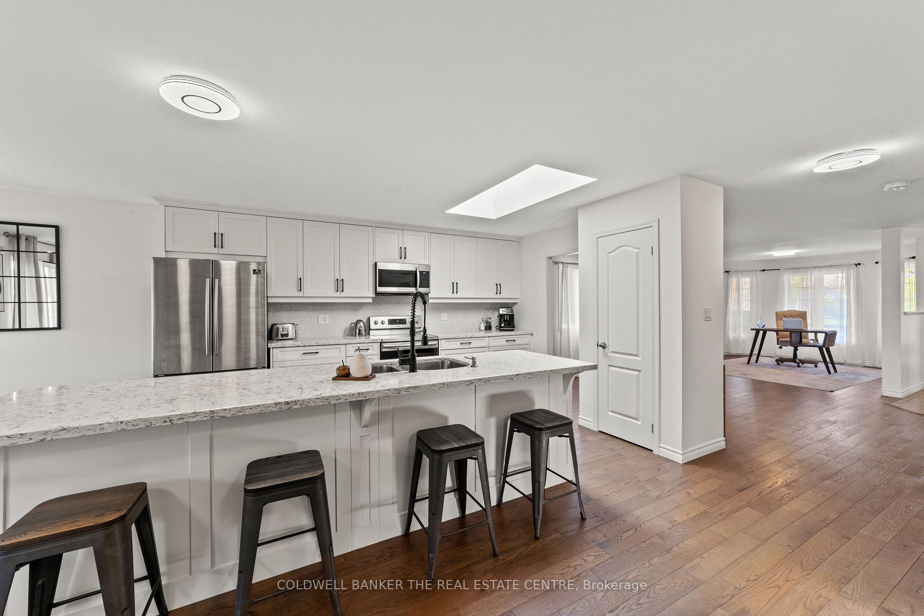 2245 Sproule St Property Photo 14
