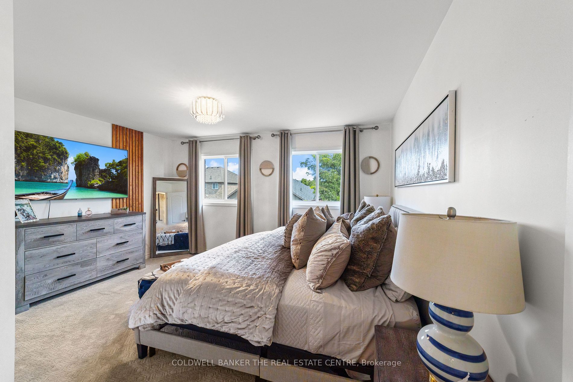 2245 Sproule St Property Photo 24