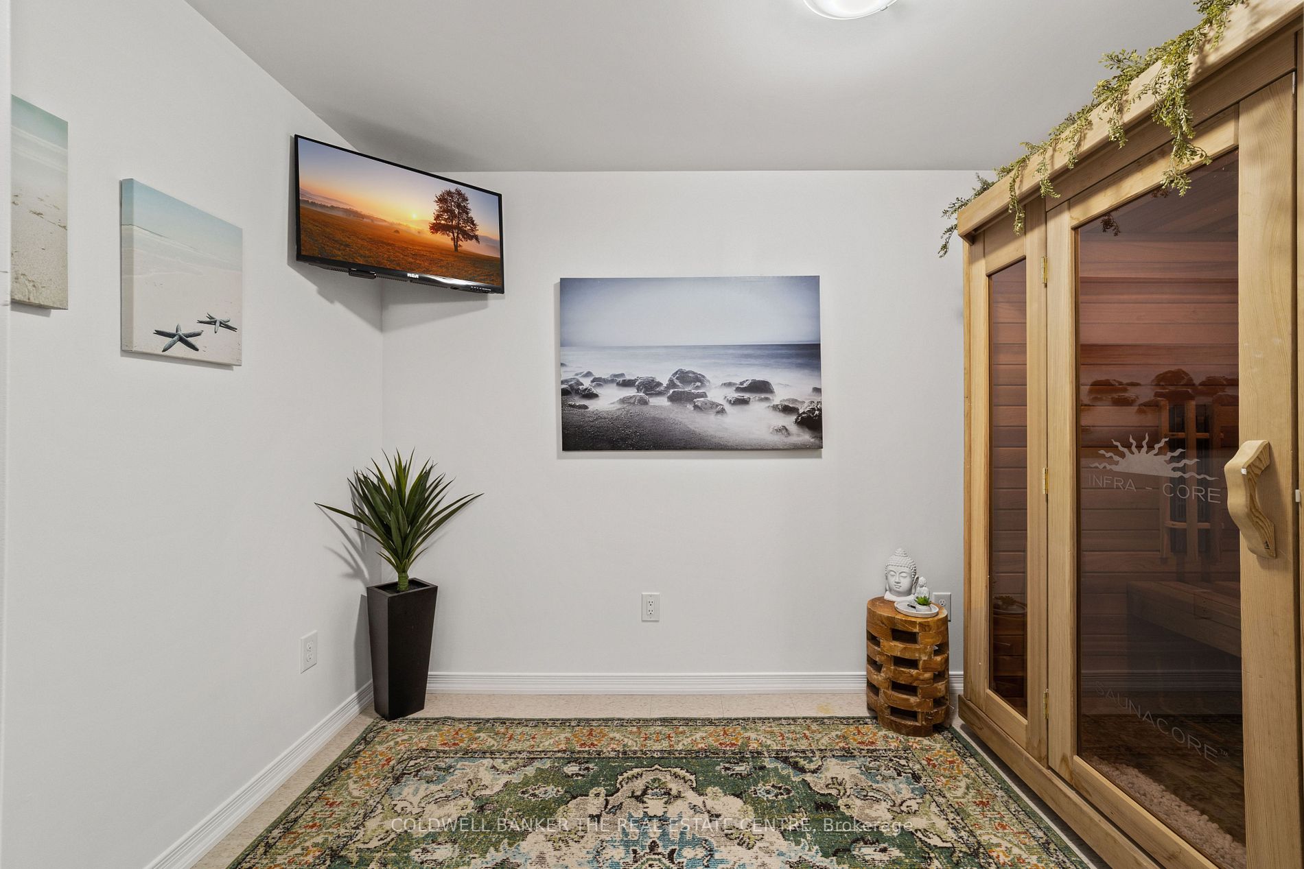 2245 Sproule St Property Photo 28