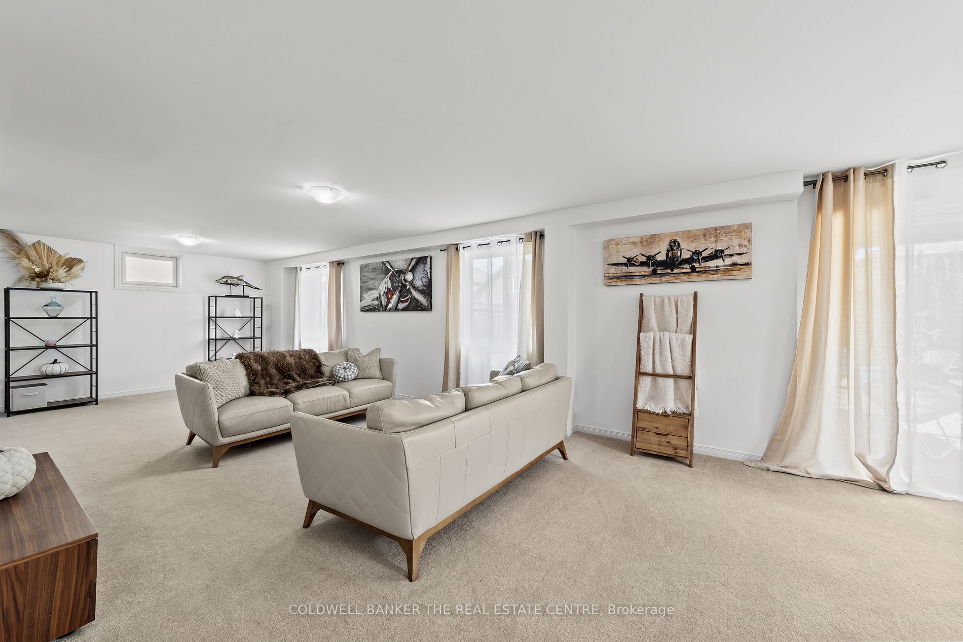 2245 Sproule St Property Photo 32