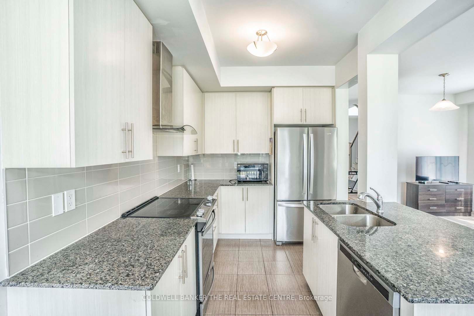 230 Bennett St Property Photo 6